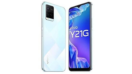 2. Vivo Y21G: &nbsp;Vivo Y21G స్మార్ట్ ఫోన్ లో 1600 x 720 పిక్సెల్‌ల రిజల్యూషన్‌తో 6.50-అంగుళాల టచ్‌స్క్రీన్ డిస్‌ప్లే ఉంటుంది. ఇది MediaTek Helio G70 ప్రాసెసర్, 4GB RAM, 64GB స్టోరేజ్ తో వస్తుంది. ఈ స్మార్ట్ ఫోన్ 18W ఫాస్ట్ ఛార్జింగ్‌కు సపోర్ట్ చేస్తుంది. ఇందులో 5000mAh బ్యాటరీ ఉంది.