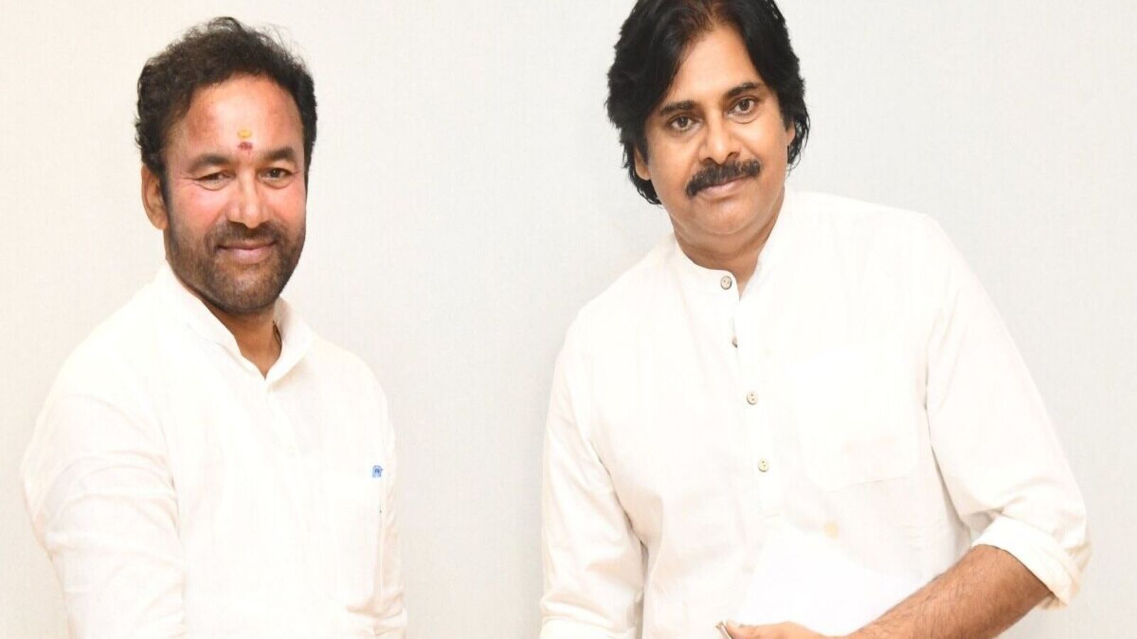 JSP BJP Alliance : జనసేన, బీజేపీ సీట్ల సర్దుబాటు కొలిక్కి- 9 స్థానాల్లో పోటీకి పవన్ ఓకే!