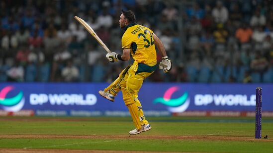 Maxwell Records: వన్డేల్లో వేగంగా డబుల్ సెంచరీ చేసిన వాళ్లలో మ్యాక్స్‌వెల్ స్థానం రెండోది. గ్లెన్ 128 బంతుల్లో డబుల్ సెంచరీ చేయగా.. అంతకుముందు ఇషాన్ కిషన్ 126 బంతుల్లోనే ఈ మార్క్ అందుకున్నాడు.