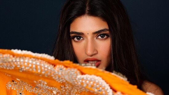 శ్రీలీల ప్ర‌స్తుతం తెలుగులో మోస్ట్ వాంటెడ్ హీరోయిన్‌గా కొన‌సాగుతోంది. ఆరు సినిమాల్లో న‌టిస్తోంది.&nbsp;