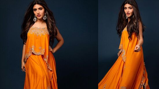 బుధ‌వారం ఆరెంజ్ క‌ల‌ర్ డ్రెస్‌లో ట్రెడిష‌న‌ల్ లుక్‌లో క‌నిపించింది శ్రీలీల‌. ఇన్‌స్టాగ్రామ్‌లో శ్రీలీల పోస్ట్ చేసిన లేటెస్ట్ ఫొటోలు వైర‌ల్ అవుతోన్నాయి.&nbsp;