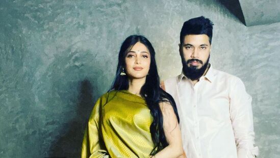 ప్ర‌స్తుతం ముంబాయిలో ఒకే ఫ్లాట్‌లో చాలా కాలంగా శృతిహాస‌న్‌, శంత‌ను ఉంటున్నారు. త‌మ ప్రేమ విష‌యంలో ఓపెన్‌గా అన్ని విష‌యాల్ని వెల్ల‌డిస్తూ వ‌స్తోన్నారు. ఈ జంట&nbsp;