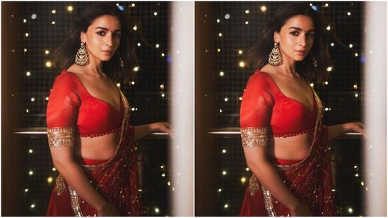 Alia Bhatt in red saree: ఈ ఫొటోలో ఆలియా చాలా హాట్ గా కనిపించింది. రణ్‌బీర్ ను పెళ్లి చేసుకొని, ఓ పాపకు జన్మనిచ్చిన తర్వాత కూడా ఆలియా హాట్‌నెస్ ఏమాత్రం తగ్గలేదు.