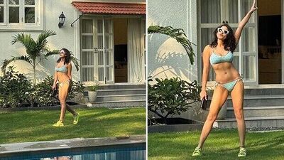 Sara Ali Khan in Bikini: చూశారు కదా.. బాలీవుడ్ బ్యూటీ సారా అలీ ఖాన్ బికినీలో ఎలా రెచ్చిపోయిందో. ఈ బికినీలో సారా అందానికి అభిమానులు ఫిదా అవుతున్నారు.