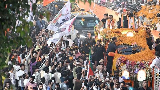 హైదరాబాద్ లో &nbsp;ప్రధాని మోదీ రోడ్ షో&nbsp;