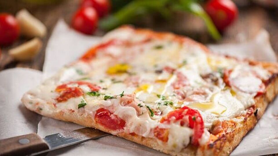 Bread Pizza For Breakfast ఇలా ఇంట్లోనే బ్రెడ్ పిజ్జా తయారుచేయండి