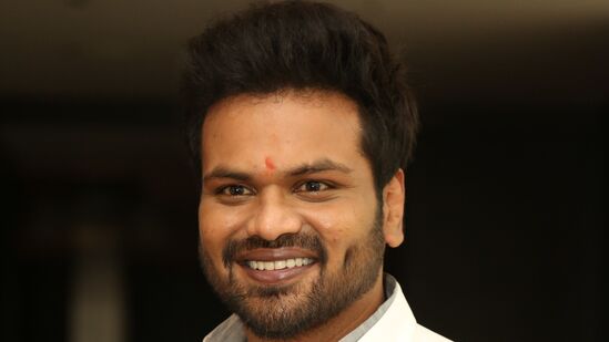 ఉస్తాద్ సెల‌బ్రిటీ గేమ్ షో అని మంచు మ‌నోజ్ &nbsp;పేర్కొన్నాడు. త‌మ‌ను ఎంత‌గానే అభిమానించే ఫ్యాన్స్ కోసం సెల‌బ్రిటీలు ఆడే ఆట ఇద‌ని తెలిపాడు.&nbsp;