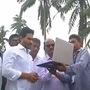 తుఫాను నష్టాన్ని పరిశీలిస్తున్న సిఎం జగన్
