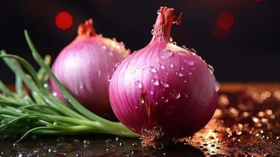 Raw Onion Side Effects పచ్చి ఉల్లిపాయలు తింటే వచ్చే సమస్యుల ఏంటో