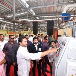 <p>సెంచురీ ప్లై ఇండస్ట్రీస్‌ ప్రారంభించిన సీఎం జగన్‌</p>