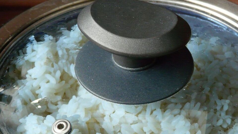 Rice and Cancer సగం ఉడికీ ఉడకని అన్నం తింటున్నారా? క్యాన్సర్ ముప్పు