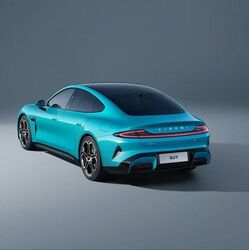 <p>Xiaomi electric car: చైనీస్ స్మార్ట్‌ఫోన్ దిగ్గజం షావోమీ (Xiaomi) చైనా మార్కెట్లో తమ మొదటి ఎలక్ట్రిక్ కారును ఆవిష్కరించింది, దీనిని SU7 అని పిలుస్తారు, ఇక్కడ SU అంటే స్పీడ్ అల్ట్రా. ఈ కారును BAIC గ్రూప్ యాజమాన్యంలోని ప్లాంట్ లో ఉత్పత్తి చేస్తున్నారు. ఇక్కడ సంవత్సరానికి రెండు లక్షల వాహనాలను ఉత్పత్తి చేయగలరు.</p><p>&nbsp;</p>