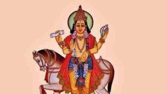 ప్రస్తుతం శని తన సొంత రాశి అయిన కుంభరాశిలో సంచరిస్తున్నాడు. 2025 వరకు ఈ రాశిలో ఉంటాడు. 30 ఏళ్ల తర్వాత 2024లో శుక్రుడు కూడా శనితో కలిసిపోతాడు.