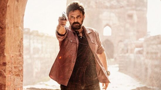 సీనియర్ హీరో విక్టరీ వెంకటేశ్ ప్రధాన పాత్ర పోషించిన సైంధవ్ చిత్రంపై భారీ అంచనాలు ఉన్నాయి. హిట్ సినిమాల ఫేమ్ డైరెక్టర్ శైలేశ్ కొలను.. ఈ యాక్షన్ థ్రిల్లర్ మూవీకి దర్శకత్వం వహించారు. సంక్రాంతి సందర్భంగా జనవరి 13న ప్రేక్షకుల ముందుకు సైంధవ్ రానుంది.&nbsp;