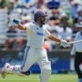 <p>WTC Points Table: సౌతాఫ్రికా గడ్డపై టెస్ట్ సిరీస్ గెలవాలన్న కల కలగానే మిగిలిపోయినా.. కేప్‌టౌన్ లో ఇప్పటి వరకూ సాధ్యం కాని విజయాన్ని అందుకొని సిరీస్ 1-1తో డ్రా చేసుకుంది టీమిండియా. రెండో టెస్ట్ లో విజయంతో మరోసారి డబ్ల్యూటీసీ పాయింట్ల టేబుల్లో టాప్ లోకి దూసుకెళ్లింది.</p>