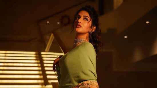 గుంటూరు కారం సినిమాకు ముందు శ్రీలీల న‌టించిన ఆదికేశ‌వ‌, ఎక్స్‌ట్రా ఆర్డిన‌రీ మ్యాన్ సినిమాలు ఫెయిల్యూర్స్‌గా నిలిచాయి. ఈ సినిమాల్లో శ్రీలీల &nbsp;పాట‌లు, గ్లామ‌ర్‌కు మాత్ర‌మే ప‌రిమిత‌మైన పాత్ర‌ల్లో క‌నిపించింది. &nbsp;