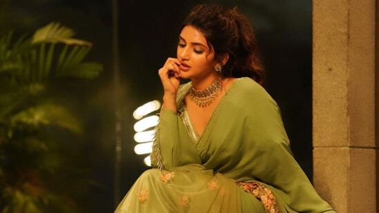 ఎక్స్‌ట్రా ఆర్డిన‌రీ మ్యాన్ త‌ర్వాత నితిన్‌తో మ‌రోసారి రొమాన్స్ చేయ‌బోతున్న‌ది శ్రీలీల‌. వెంకీ కుడుముల ద‌ర్శ‌క‌త్వంలో నితిన్ హీరోగా న‌టిస్తోన్న సినిమాలో శ్రీలీల హీరోయిన్‌గా న‌టిస్తోంది.&nbsp;