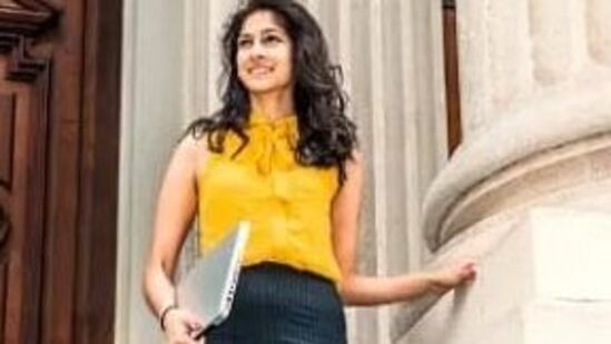 మీకు మీరే చిన్న చిన్న వాగ్దానాలు చేసుకోవాలి. వాటిని నెరవేర్చకోవడానికి ప్రయత్నించాలి. అవి నెరవేరితే మీపై మీకు నమ్మకం పెరుగుతుంది.&nbsp;