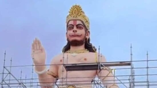 మంగళవారం నాడు హనుమంతునికి అంకితం చేయబడింది. మంగళవారం నాడు ఉపవాసం ఉండి హనుమంతుడిని పూజించడం ఆనవాయితీ. భగవాన్ అనుగ్రహం పొందడానికి ఈ రోజు ఉత్తమమైనది. మంగళవారం కొన్ని కార్యక్రమాలు చేయాలని జ్యోతిష్యం చెబుతోంది. ఇలా చేయడం వల్ల శ్రీరాముని పరమ భక్తుడైన హనుమంతుని అనుగ్రహం పొంది జీవితంలోని కష్టాలు తొలగిపోతాయి.