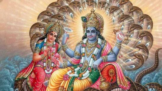త్రిగ్రాహి యోగం- ఈ రోజున బుధుడు, కుజుడు, శుక్రుడు ధనుస్సు రాశిలో ఉంటారు, దాని ఫలితంగా త్రిగ్రాహి యోగం ఏర్పడుతుంది, ఈ రోజున శ్రీ హరివిష్ణువును పూజిస్తే లక్ష్మీదేవి &nbsp; &nbsp; కటాక్షం కూడా లభిస్తుంది.