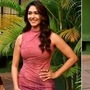 <p>'సీతా రామం' ఫేమ్ బాలీవుడ్ నటి మృణాల్ ఠాకూర్ ఇటీవల ముంబైలో జరిగిన ఒక కార్యక్రమంలో కనిపించారు. ఈసారి ఛాయాచిత్రకారులు ఆమెను తమ కెమెరాలో బంధించారు. మృణాల్ ఠాకూర్ గ్లామర్ లుక్ చూసి అభిమానులు ఆమెను ప్రశంసలతో ముంచెత్తారు.</p><div>&nbsp;</div>