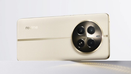 రియల్​మీ 12 ప్రోలో స్నాప్​డ్రాగన్​ 6 జెన్​ 1, రియల్​మీ 12ప్రో+ లో స్నాప్​డ్రాగన్​ 7ఎస్​ జెన్​ 2 ప్రాసెసర్లు ఉంటాయి. రెండు ఫోన్స్​ కూడా.. ఆండ్రాయిడ్​ 14 ఆధారిత రియల్​మీ యూఐ 5.0పై పనిచేస్తాయి. 5000 ఎంఏహెచ్​ బ్యాటరీ, 67వాట్​ ఫాస్ట్​ ఛార్జింగ్​ సపోర్ట్​ వీటికి లభిస్తున్నాయి,