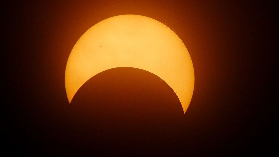 Solar eclipse 2024 ఈ ఏడాది మొదటి సూర్యగ్రహణం.. ఈ రాశులకు అదృష్టం