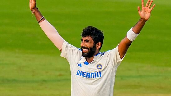 bumrah record: 2017లో తొలిసారి టీ20 క్రికెట్ లో బుమ్రా వరల్డ్ నంబర్ వన్ ర్యాంకును సొంతం చేసుకున్నాడు.