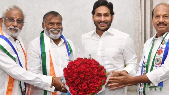 రాజ్యసభ అభ్యర్థులుగా నామినేషన్లు వేసిన వైసీపీ అభ్యర్థులు