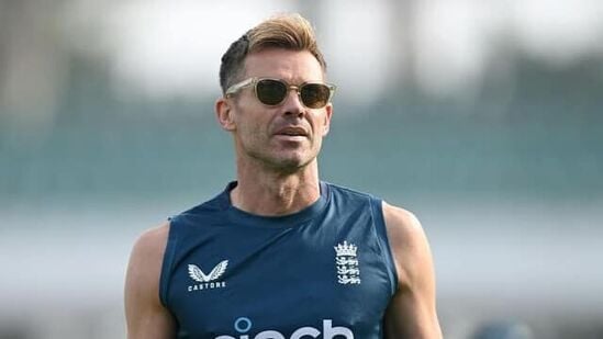 James Anderson Fitness: 41 ఏళ్ల వయసులోనూ ఇప్పటికీ టెస్టు క్రికెట్ కే జేమ్స్ ఆండర్సన్ ప్రాధాన్యత ఇస్తుండటం విశేషం. దీనికోసం అతడు తన ఫిట్‌నెస్ ను కాపాడుకుంటున్న తీరు అద్భుతమనే చెప్పాలి.
