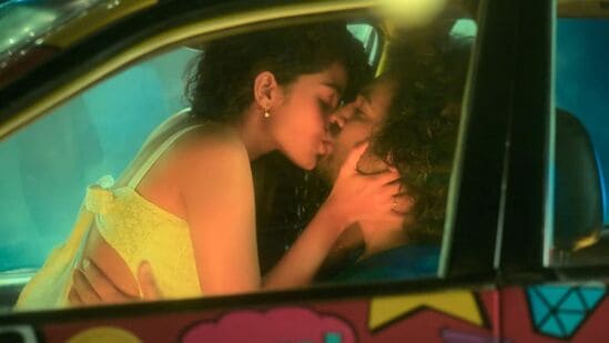 Anupama Parameswaran: అనుపమ పరమేశ్వరన్‌కు లవ్ బ్రేకప్.. సిద్ధు జొన్నలగడ్డతో  లిప్ లాక్ సీన్లే కారణం-anupama parameswaran siddu jonnalagadda lip lock  scenes in tillu square movie trailer ...