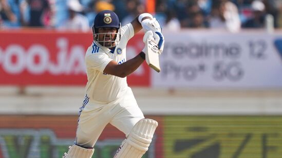 Dhruv Jurel Record: ధృవ్ జురెల్ కూడా తన తొలి టెస్ట్ ఇన్నింగ్స్ లోనే తన బ్యాటింగ్ తో ఆకట్టుకున్నాడు. 104 బంతులు ఎదుర్కొని 46 రన్స్ చేశాడు. Dhruv Jurel Record: ధృవ్ జురెల్ కూడా తన తొలి టెస్ట్ ఇన్నింగ్స్ లోనే తన బ్యాటింగ్ తో ఆకట్టుకున్నాడు. 104 బంతులు ఎదుర్కొని 46 రన్స్ చేశాడు.