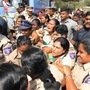 <p>సచివాలయానికి బయలుదేరిన షర్మిలను పోలీసులు అడ్డుకున్నారు. దీంతో షర్మిల రోడ్డుపై బైఠాయించి నిరసన తెలిపారు. ఉండవల్లి కరకట్ట సమీపంలో కాంగ్రెస్‌ శ్రేణులు, పోలీసుల మధ్య తీవ్ర వాగ్వాదం చోటుచేసుకుంది. &nbsp;కొండవీటి ఎత్తిపోతల సమీపంలో వైఎస్ షర్మిలను పోలీసులు అరెస్టు(YS Sharmila Arrest) చేశారు. ఆమెను వాహనంలోకి ఎక్కించి తీసుకెళ్లారు. ఆమెను ఏ స్టేషన్ కు తరలించారో తెలియలేదని కాంగ్రెస్ నేతలు ఆందోళన చెందుతున్నారు. &nbsp;</p>