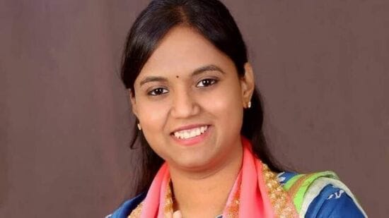 ఇవాళ తెల్లవారుజామున పఠాన్‌చెరు సమీపంలో ఓఆర్‌ఆర్‌పై జరిగిన రోడ్డు ప్రమాదంలో ఎమ్మెల్యే లాస్య నందిత మృతిచెందారు. ఆమె ప్రయాణిస్తున్న కారు అదుపుతప్పి రెయిలింగ్‌ను ఢీకొట్టడంతో అక్కడికక్కడే మరణించారు