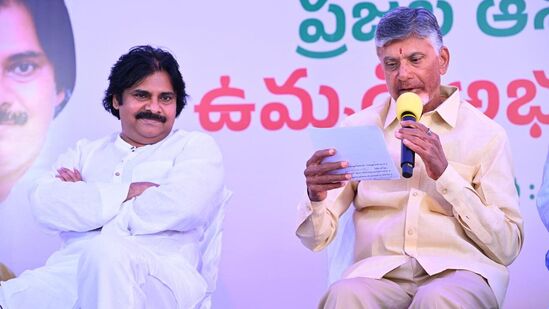 118 మంది అభ్యర్థులతో కూడిన ఈ జాబితాలో ఇరుపార్టీలకు కూడా ఎక్కువగా కొత్త అభ్యర్థులకు, యువకులకు, బీసీ, ఎస్సీ, మహిళా అభ్యర్థులకు ప్రాధాన్యత ఇచ్చారు.&nbsp;