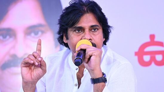 అభ్యర్థుల ఎంపికలో &nbsp;చాలా జాగ్రతలు తీసుకున్నామని చంద్రబాబు, పవన్ తెలిపారు. రాష్ట్ర వ్యాప్తంగా సుమారు 1 కోటి 3 లక్షల 33 వేల మందికి పైగా ప్రజల అభిప్రాయాలను పరిగణలోకి తీసుకుని ఈ లిస్ట్ ను సిద్ధం చేశామన్నారు. ఆంధ్ర ప్రజల ఆకాంక్షలు, గొంతులను అసెంబ్లీలో వినిపించే వారికి ఈ లిస్ట్ లో ఎక్కువ ప్రాధాన్యత ఇచ్చామని తెలిపారు. &nbsp;