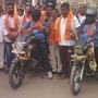కళ్లకు గంతలతో బైక్పై ఇంద్రజాలికుల సాహస యాత్ర కళ్లకు గంతలతో బైక్పై ఇంద్రజాలికుల సాహస యాత్ర