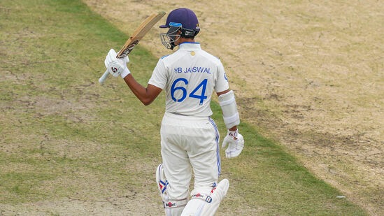 Yashasvi Jaiswal: టెస్టు క్రికెట్ లో అటాకింగ్ చేయడంతోపాటు నిలకడగా ఆడుతూ.. టీమిండియా బ్యాటింగ్ లైనప్ కు వెన్నెముకగా నిలుస్తున్న యశస్వి ఐదో టెస్టులో మరిన్ని రికార్డులపై కన్నేశాడు.