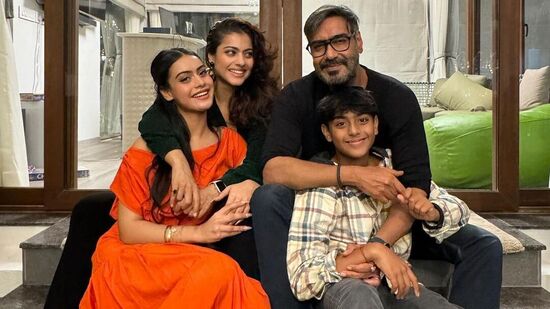 కాజోల్, అజయ్ దేవగణ్ దంపతులకు కుమార్తె నైసా, కుమారుడు యుగ్ ఉన్నారు. కాజోల్, అజయ్ ఫిబ్రవరి 24, 1999న వివాహం చేసుకున్నారు. 2003 ఏప్రిల్ లో కాజోల్ కూతురు నైసాకు జన్మనిచ్చింది. ఆ తర్వాత కూడా ఆమె ఫనాలాంటి హిట్ సినిమాల్లో నటించింది.