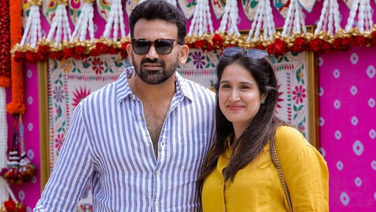 మాజీ క్రికెటర్ జహీర్ ఖాన్, అతడి భార్య, నటి సాగరిక