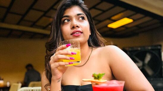 2019లో రీతూ చౌదరి గోరింటాకు సీరియల్ ద్వారా బుల్లితెరపైకి అడుగు పెట్టింది. అనంతరం, సూర్యవంశం, ఇంటిగుట్టు సీరియళ్లు చేసింది.&nbsp;&nbsp;