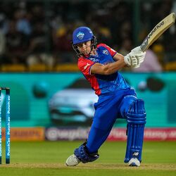 <p>అంతర్జాతీయ మహిళల క్రికెట్‍లో చాలా రికార్డును నెలకొల్పిన ఆస్ట్రేలియా మాజీ కెప్టెన్ మెగ్ ల్యానింగ్.. ఇప్పుడు మహిళల ప్రీమియర్ లీగ్ (WPL)లోనూ సత్తాచాటుతున్నారు. తాజాగా ఓ ఘనతను తన పేరిట లిఖించుకున్నారు.&nbsp;</p>