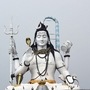 మహా శివరాత్రి శివుడికి అంకితమైన హిందూ పండుగ. ఇది ఫాల్గుణ మాసం (గ్రెగోరియన్ క్యాలెండర్ లో ఫిబ్రవరి-మార్చి) లోని 13వ రాత్రి. 2024 మార్చి 8న మహా శివరాత్రి రానుంది. ఈ శుభ సందర్భంలో మహా శివరాత్రిని జరుపుకోవడానికి మీరు సందర్శించగల కొన్ని ప్రసిద్ధ శివాలయాలు ఇక్కడ ఉన్నాయి. <p>మహా శివరాత్రి శివుడికి అంకితమైన హిందూ పండుగ. ఇది ఫాల్గుణ మాసం (గ్రెగోరియన్ క్యాలెండర్ లో ఫిబ్రవరి-మార్చి) లోని 13వ రాత్రి. 2024 మార్చి 8న మహా శివరాత్రి రానుంది. ఈ శుభ సందర్భంలో మహా శివరాత్రిని జరుపుకోవడానికి మీరు సందర్శించగల కొన్ని ప్రసిద్ధ శివాలయాలు ఇక్కడ ఉన్నాయి. </p>