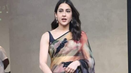 Sara Ali Khan in Saree: సైఫ్ అలీ ఖాన్ కూతురిగా బాలీవుడ్ లోకి ఎంటరైనా.. తన గ్లామర్, నటనతో సారా ప్రత్యేక గుర్తింపును సొంతం చేసుకుంది