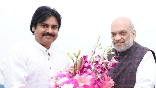 ఢిల్లీ పర్యటనలో బీజేపీ అగ్రనేత అమిత్‌షాతో పవన్ కళ్యాణ్