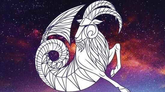 మకరం: రెండు గ్రహాల కలయికతో సంపద పెరుగుతుంది. ఫలితంగా ఈసారి మీకు అకస్మాత్తుగా డబ్బు వస్తుంది. కొత్త ఉద్యోగాన్ని ప్రారంభించవచ్చు. మాటలతో చాలా మంది ఆకట్టుకుంటారు. ఈసారి మీ పొదుపు పెరుగుతుంది. కోరికలు చాలా వరకు నెరవేరుతాయి. ఉన్నత స్థానంలో ఉన్న వారితో టచ్లో ఉండటం వల్ల తర్వాత మీకు భారీ లాభాలు వస్తాయి. మకరం: రెండు గ్రహాల కలయికతో సంపద పెరుగుతుంది. ఫలితంగా ఈసారి మీకు అకస్మాత్తుగా డబ్బు వస్తుంది. కొత్త ఉద్యోగాన్ని ప్రారంభించవచ్చు. మాటలతో చాలా మంది ఆకట్టుకుంటారు. ఈసారి మీ పొదుపు పెరుగుతుంది. కోరికలు చాలా వరకు నెరవేరుతాయి. ఉన్నత స్థానంలో ఉన్న వారితో టచ్లో ఉండటం వల్ల తర్వాత మీకు భారీ లాభాలు వస్తాయి.