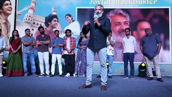 Premalu Success Meet: మలయాళం ఇండస్ట్రీలో అందరూ బెస్ట్ యాక్టర్స్ అని ఈ సందర్భంగా రాజమౌళి అన్నాడు. ఈ విషయాన్ని ఈర్శ్యతో, బాధతో అయినా ఒప్పుకోవాల్సిందే అని అనడం విశేషం.