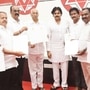 జనసేన తరపున పోటీ చేసే అభ్యర్థులతో పవన్ కళ్యాణ్ జనసేన తరపున పోటీ చేసే అభ్యర్థులతో పవన్ కళ్యాణ్