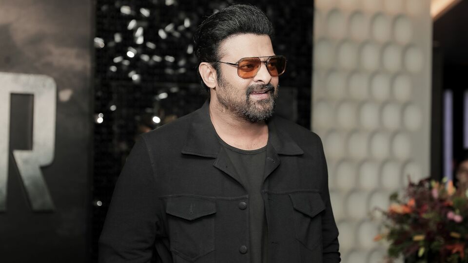 Prabhas Hashtag ట్విటర్ ట్రెండింగ్ హ్యాష్ ట్యాగ్‌లో ప్రభాస్ టాప్