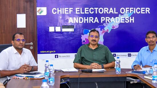 ఫ్లయింగ్ స్క్వాడ్ బృందాలు క్షేత్రస్థాయిలో విస్తృతంగా పర్యటిస్తూ ఎన్నికల ప్రవర్తన నియమావళిని (AP Election Code)పటిష్టంగా అమలుపరచడం, ఎలక్ట్రానిక్ సీజర్ మేనేజ్మెంట్ సిస్టంను విస్తృత స్థాయిలో వినియోగించడం, సి-విజిల్ ద్వారా అందే &nbsp;ఫిర్యాదులను సకాలంలో పరిష్కరించడం తదితర అంశాలను ఈ సమావేశంలో సీఈవో ముఖేష్ కుమార్ మీనా సమీక్షిస్తున్నారు.